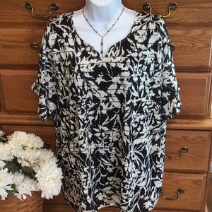 CJ Banks Summer Top NWT